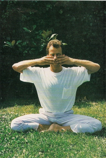 Pràctica de tècniques ioguis en un entorn natural